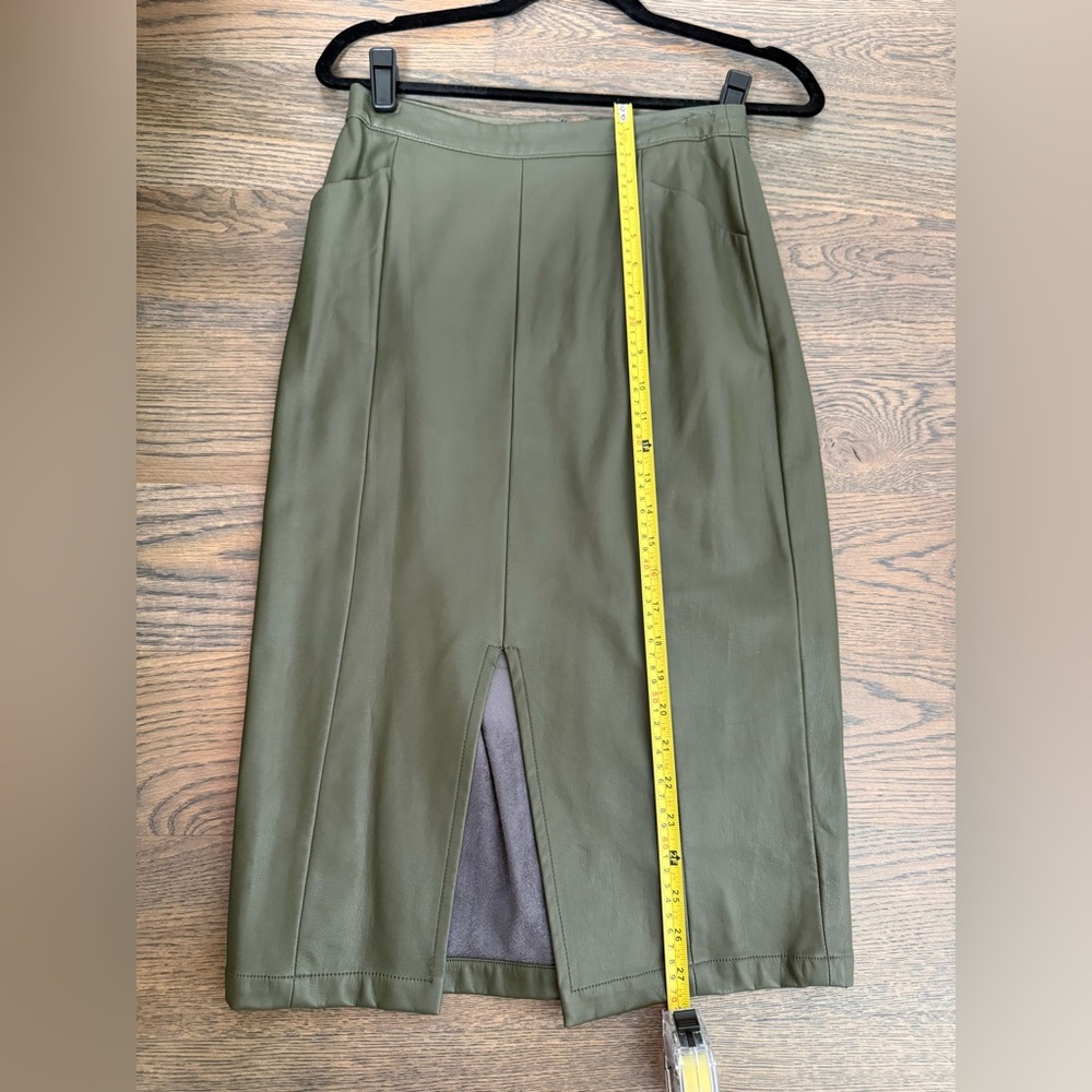 Who What Wear Khaki Pencil Skirt size 2 EUC. - Picture 6 of 7